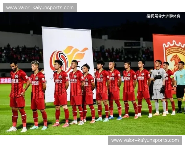 绿茵逐梦，荣耀之巅：中超恒大与建业的史诗对决